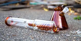 How to Fix a Broken Bong